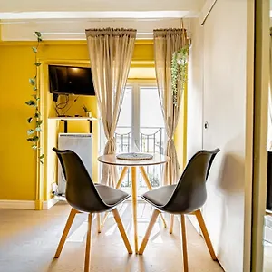 Warm And Well-appointed Foch Massena District Appartement Lyon