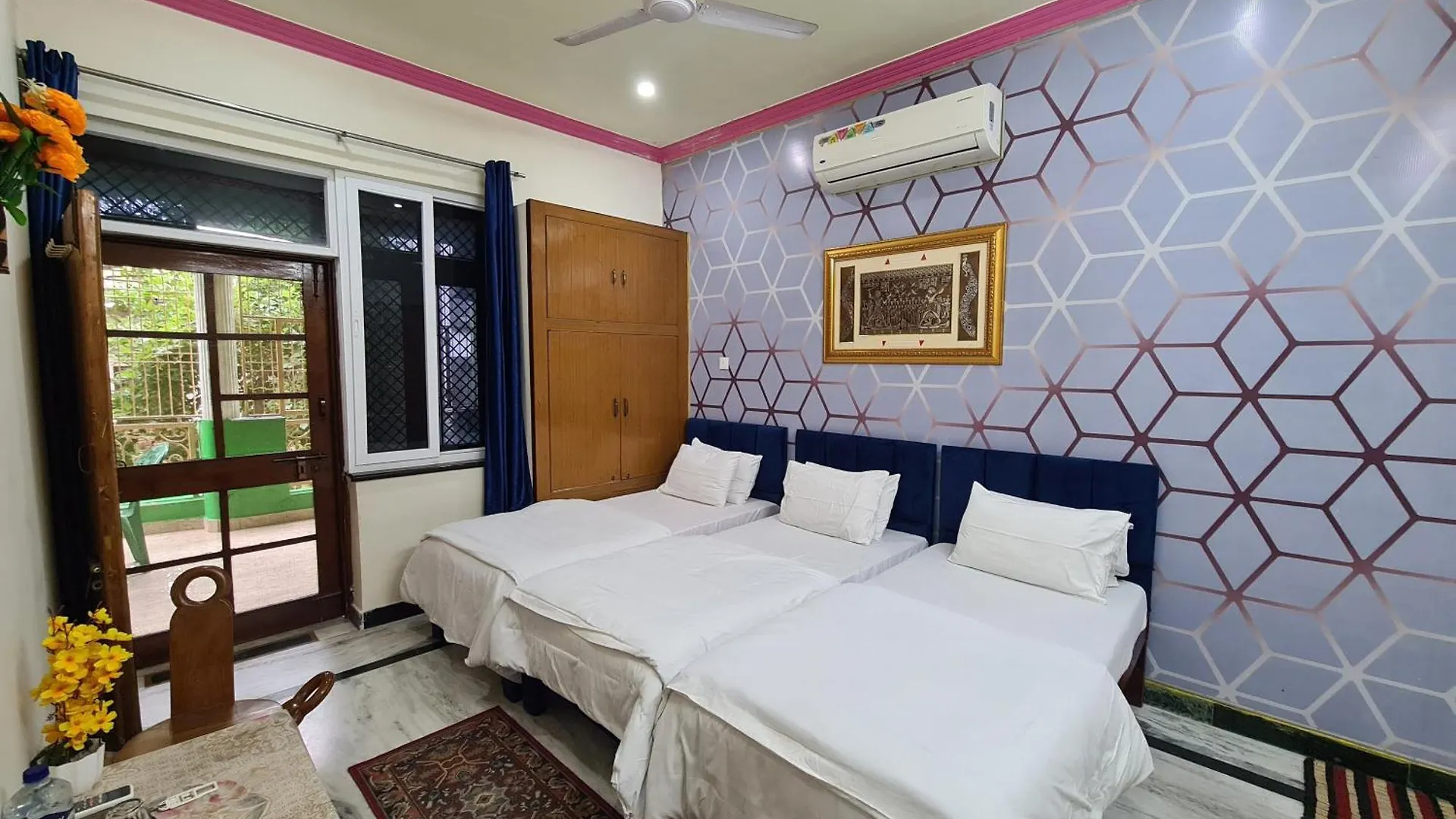 Anukampa Paying Guest House Agra